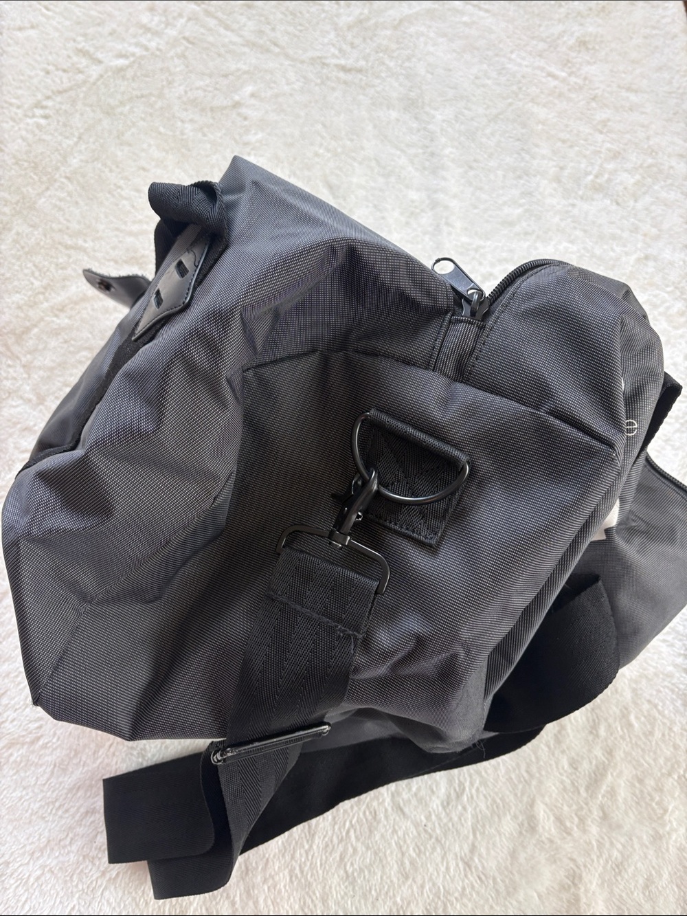 Oiselle Duffle Bag - Picture 10 of 11